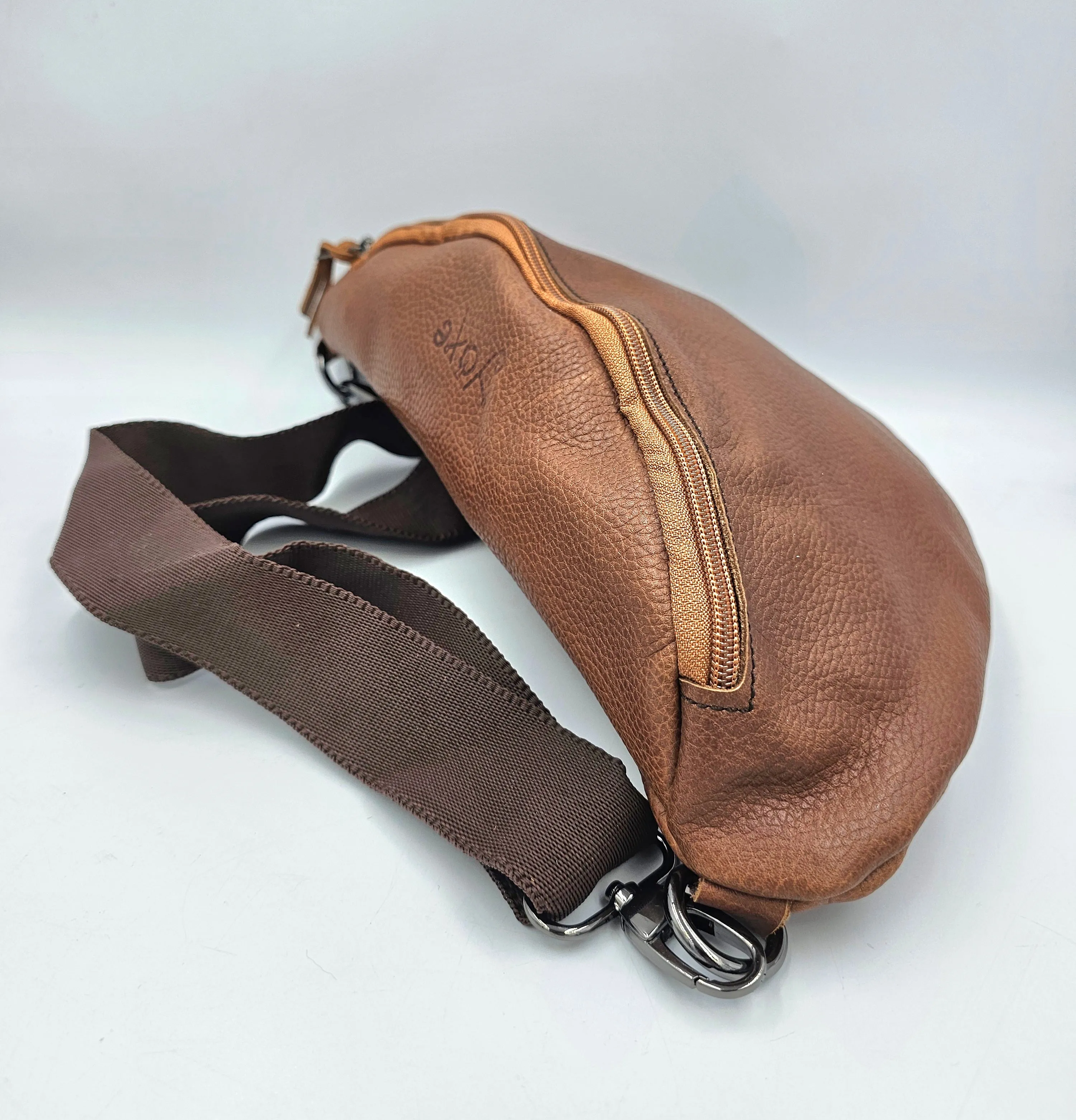 Brown leather waist bag - Unisex leather fanny pack