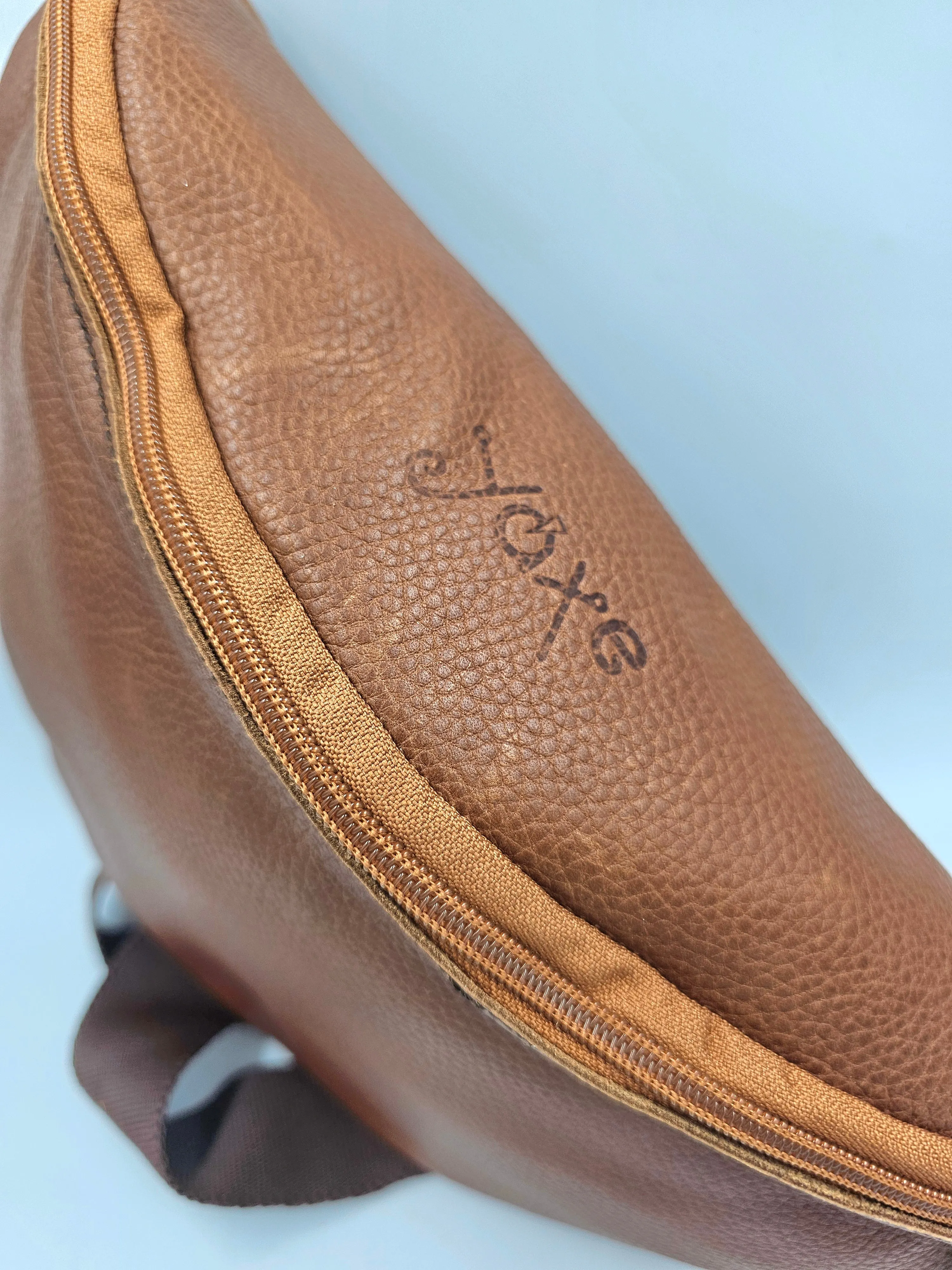 Brown leather waist bag - Unisex leather fanny pack