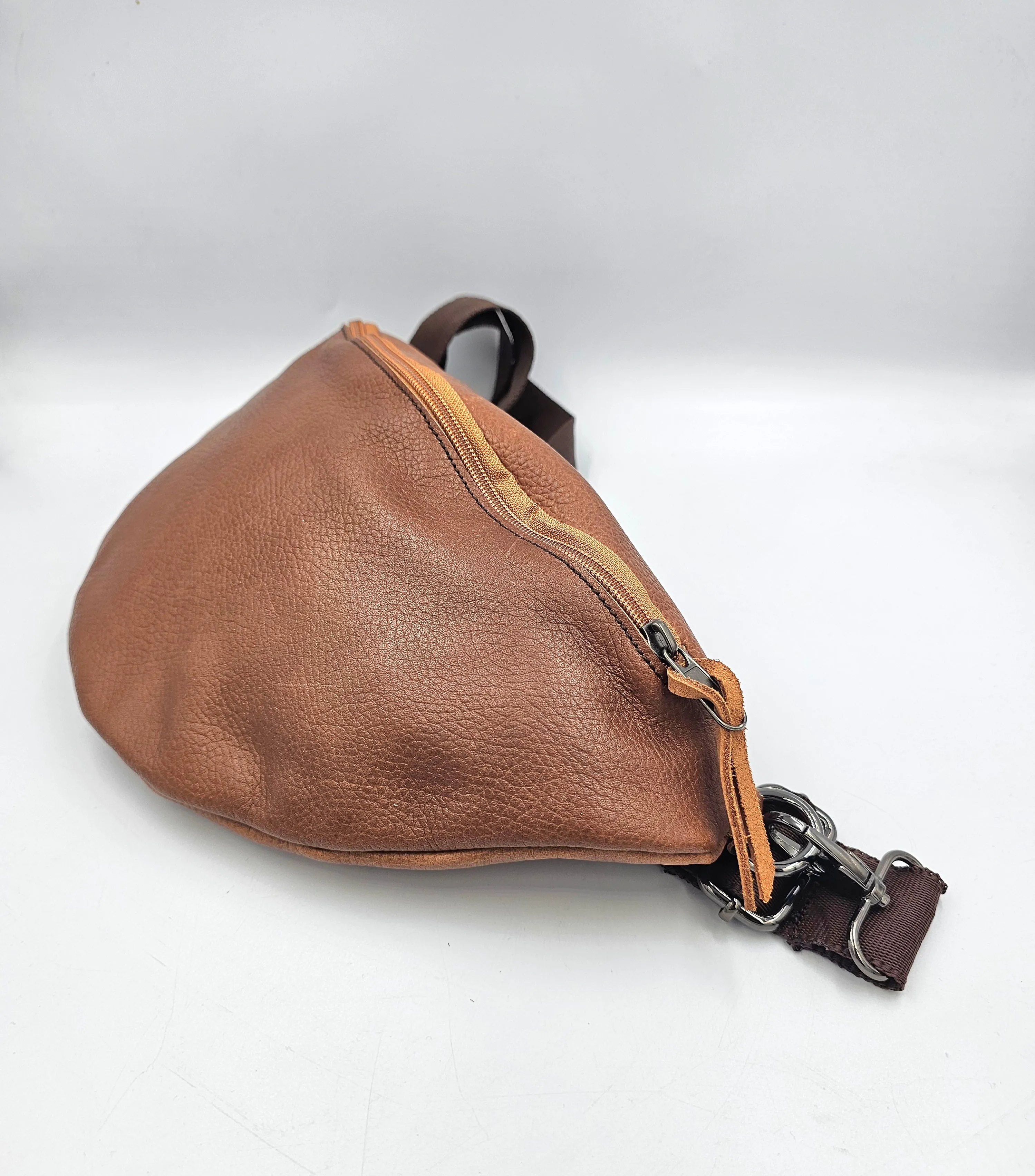Brown leather waist bag - Unisex leather fanny pack