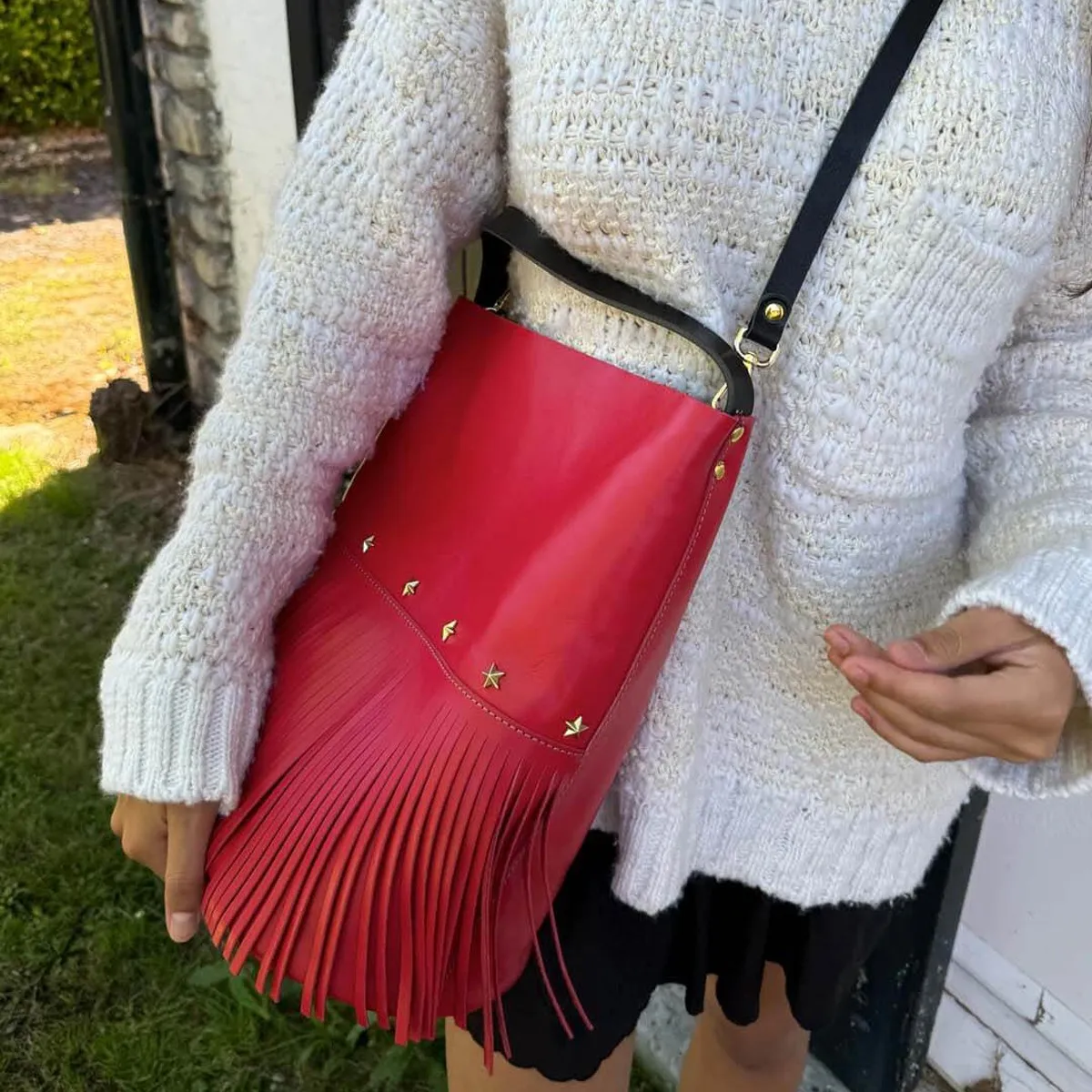 Bucket Fringes Cherry
