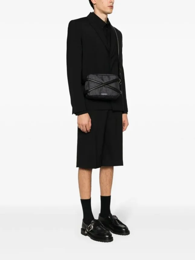 Camera bag graffiti harness in black