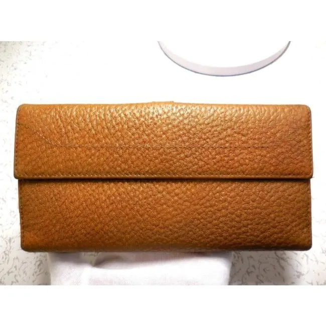 Gucci Camel Textured Leather Jackie Style Checkbook Size Wallet With A Gold Piston Closure