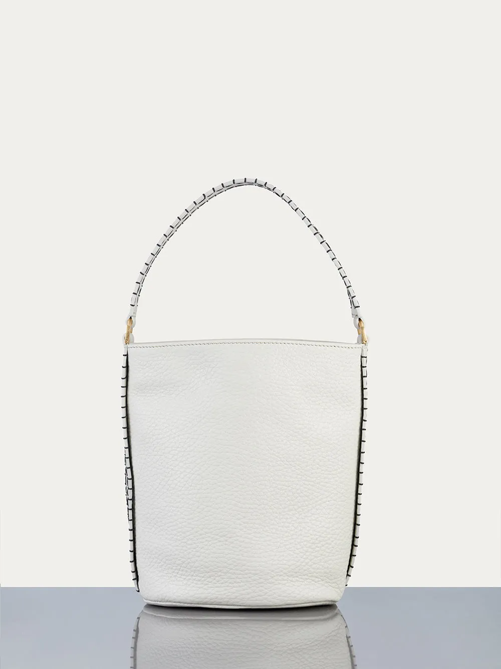 Le Artisan Bucket Bag -- Off White