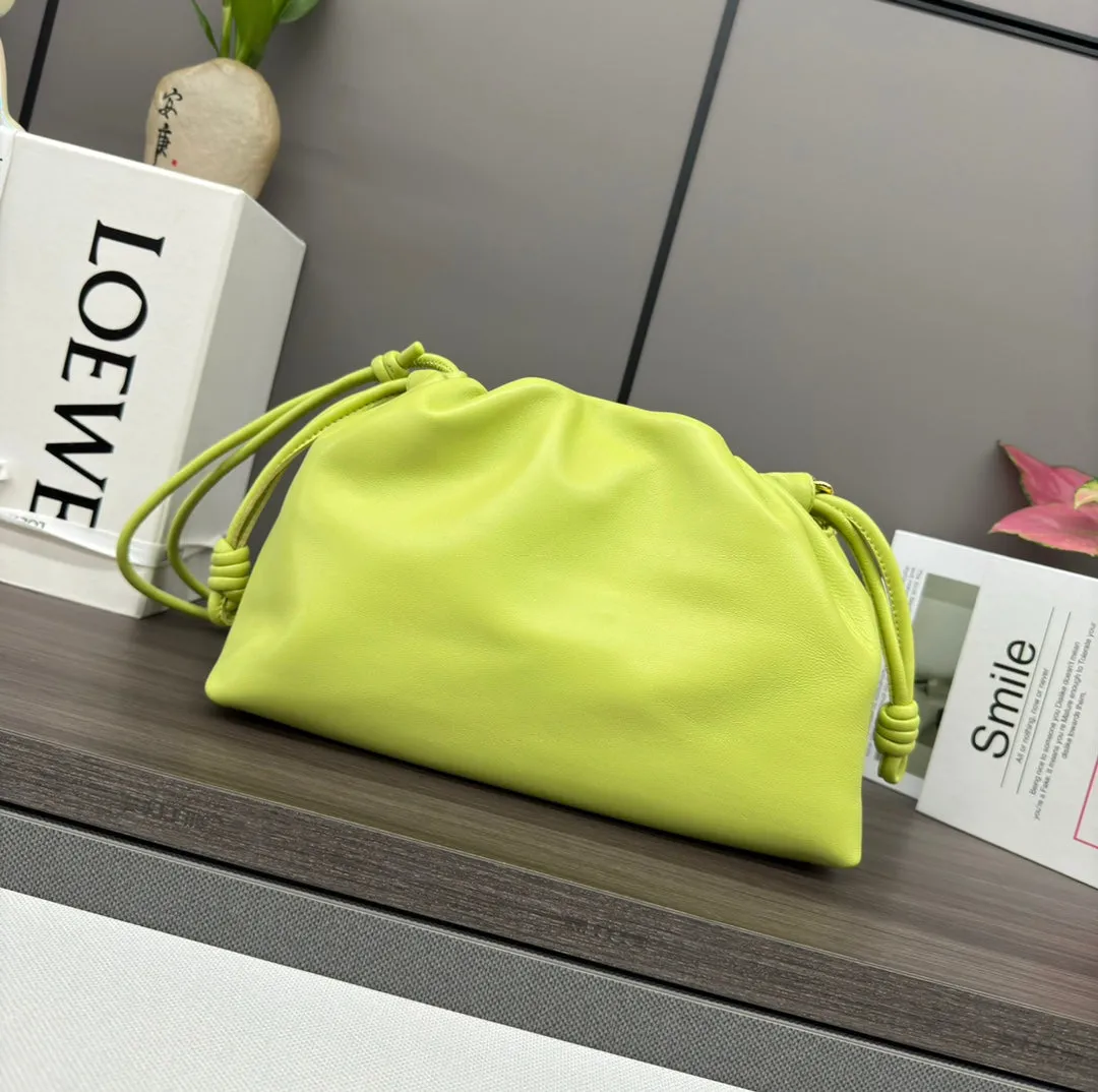 LOE MEDIUM 30 FLAMENCO PURSE BUCKET IN PEAR GREEN LAMBSKIN