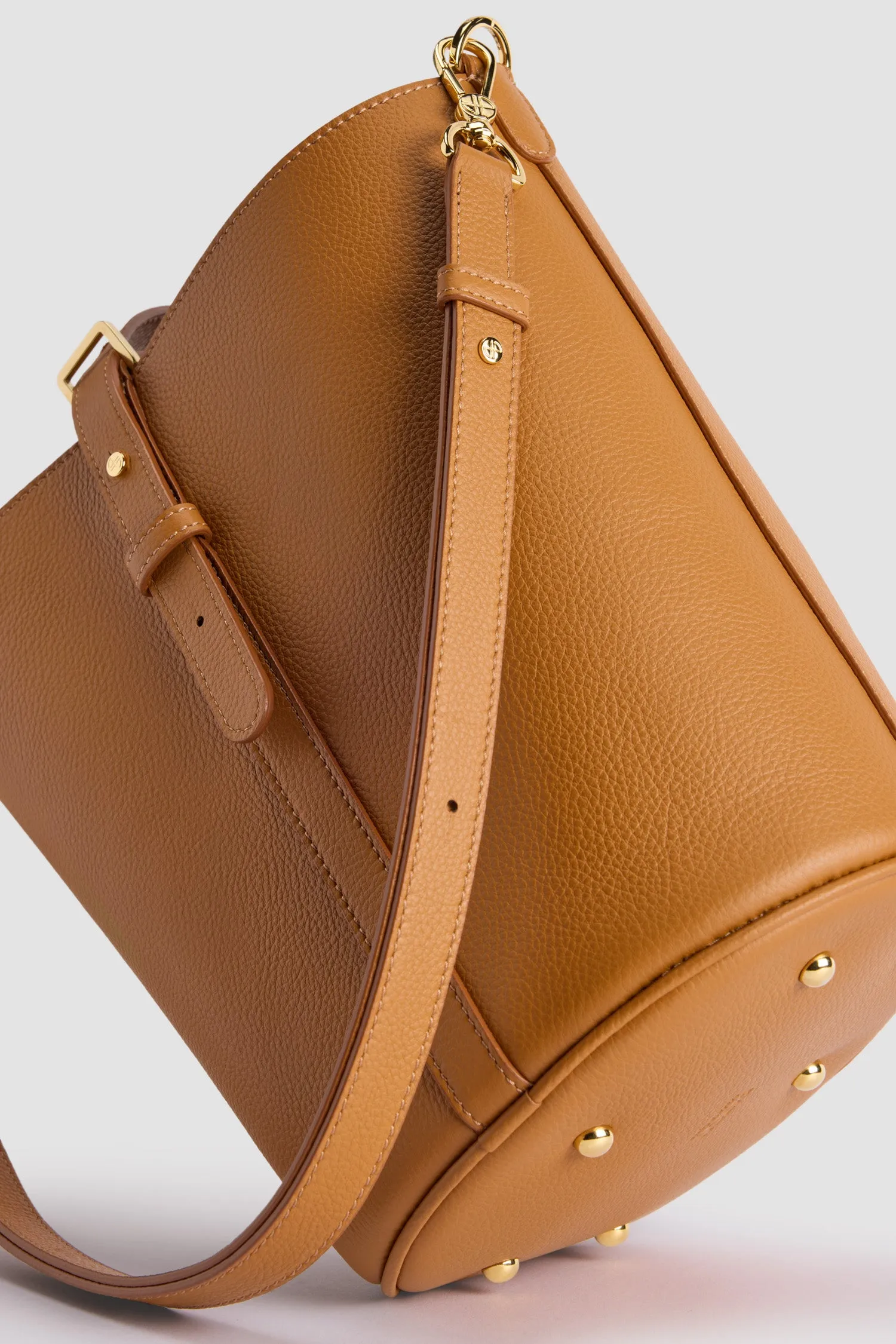 Medium JP bucket bag in leather