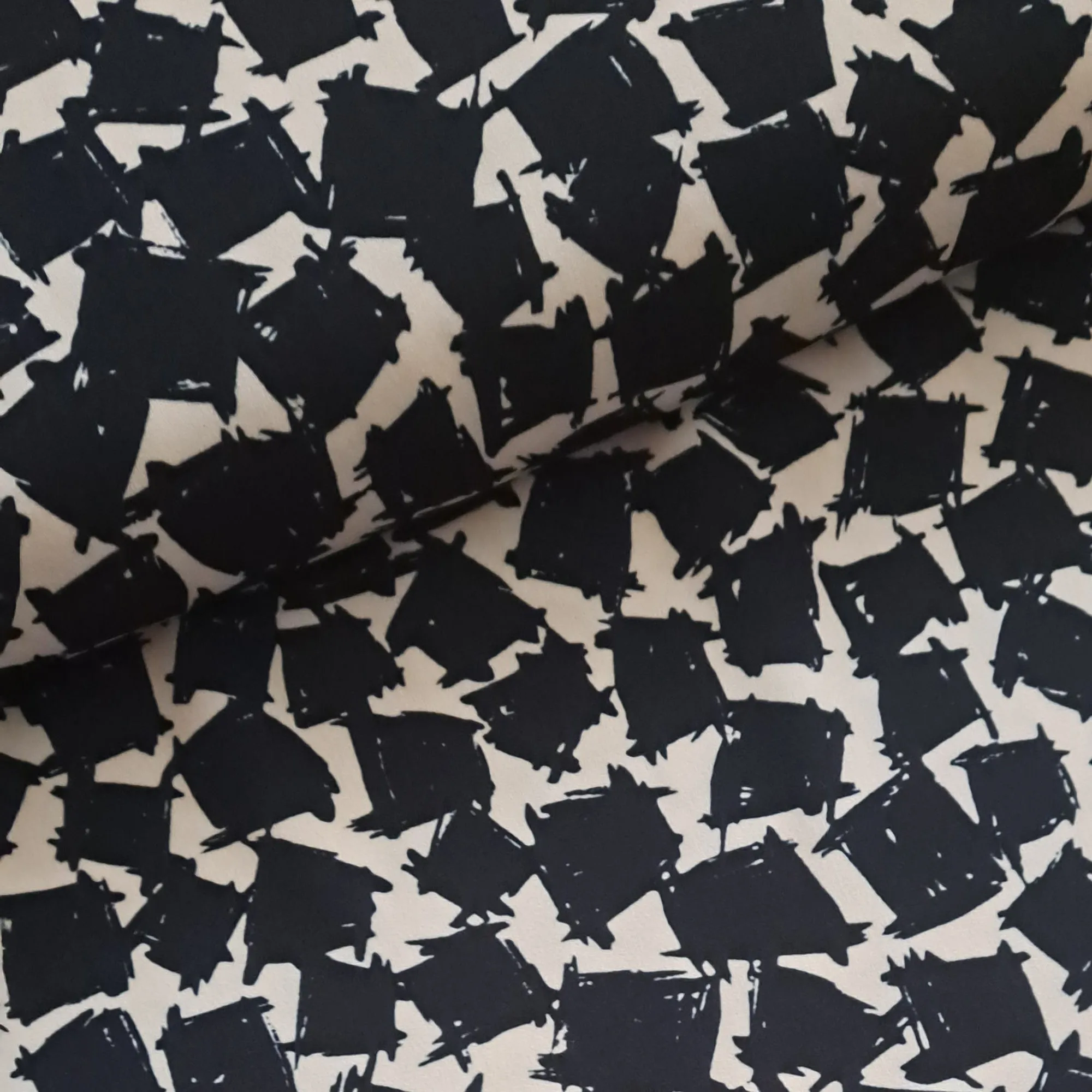 Polyester Madrid Crepe- Ivory Geometric