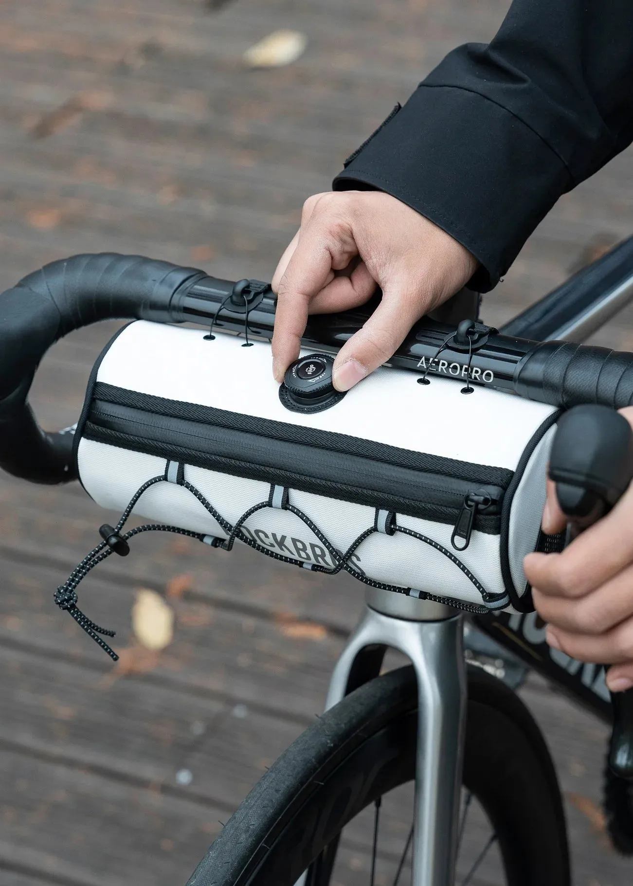 ROCKBROS Round Bike Handlebar Bag-road to sky