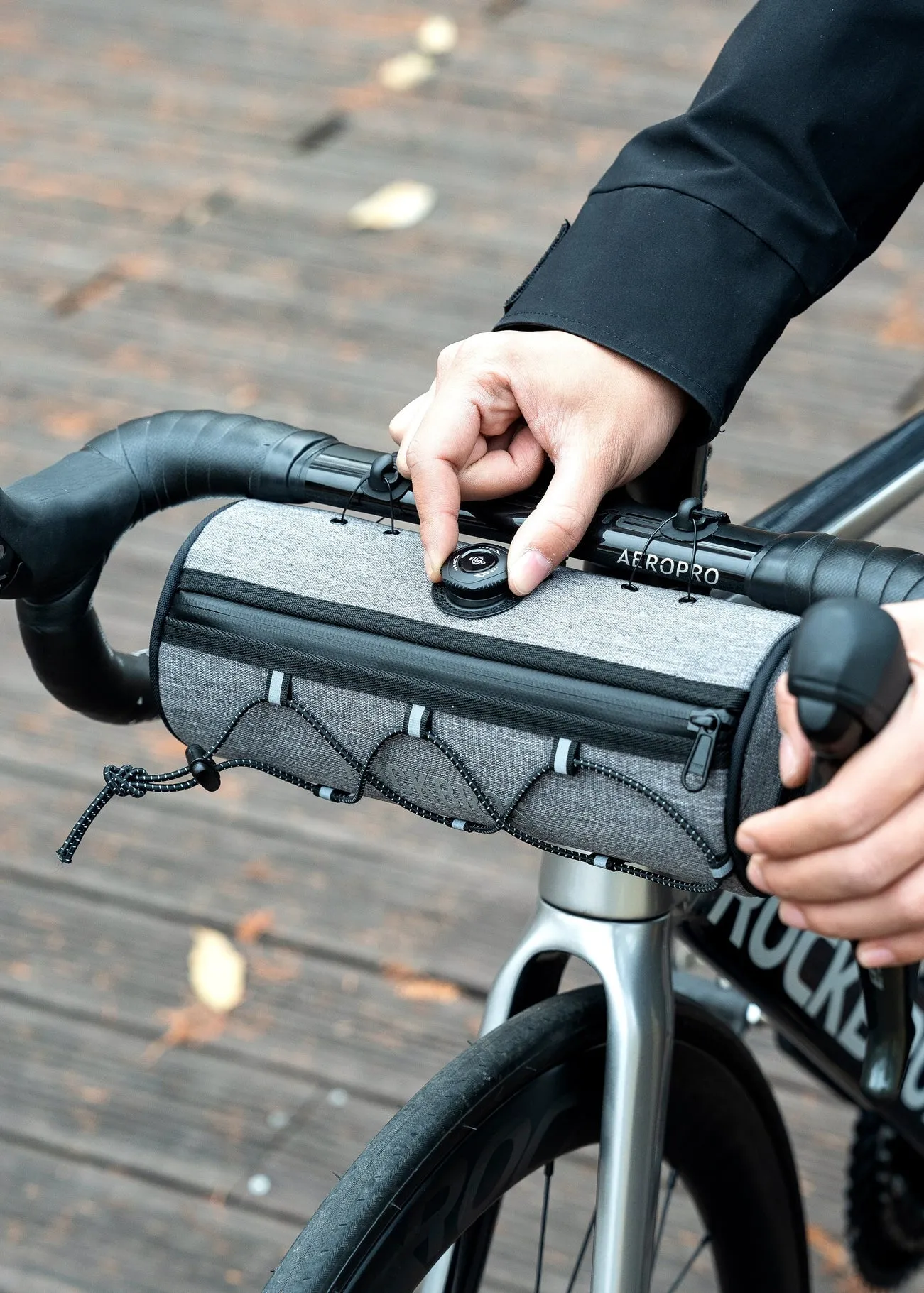 ROCKBROS Round Bike Handlebar Bag-road to sky