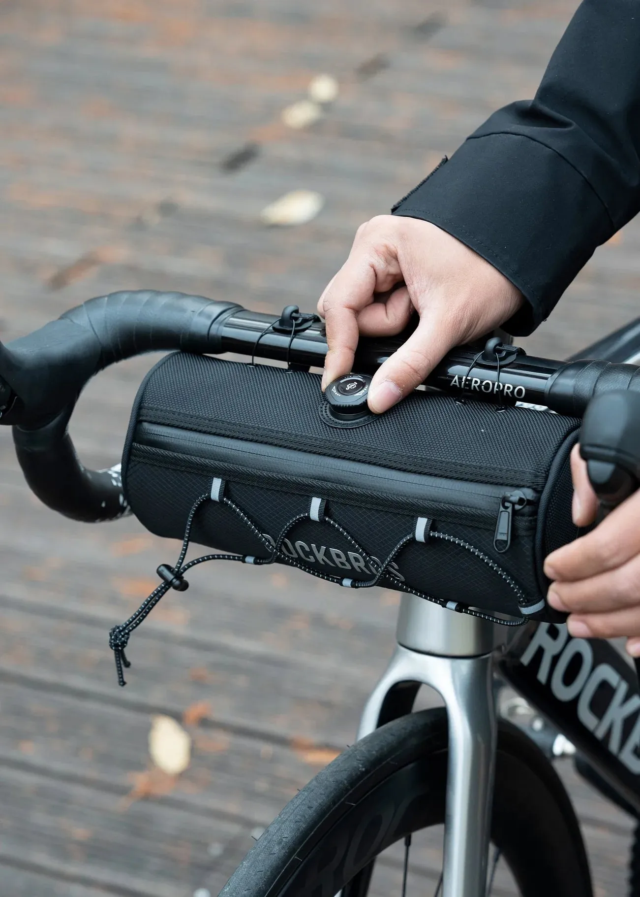 ROCKBROS Round Bike Handlebar Bag-road to sky
