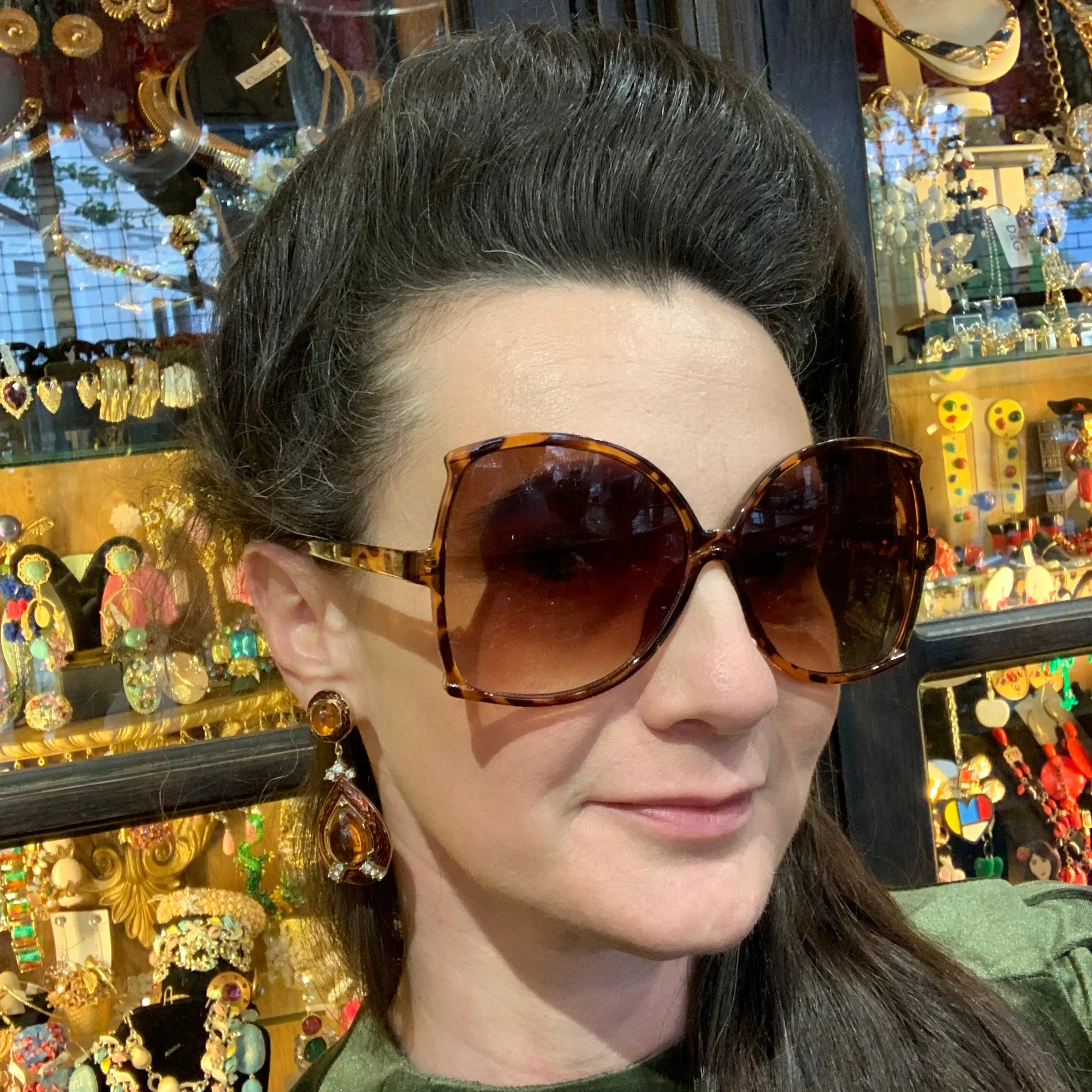 Trifari Brown drop earrings L’Orient Collection 1960s