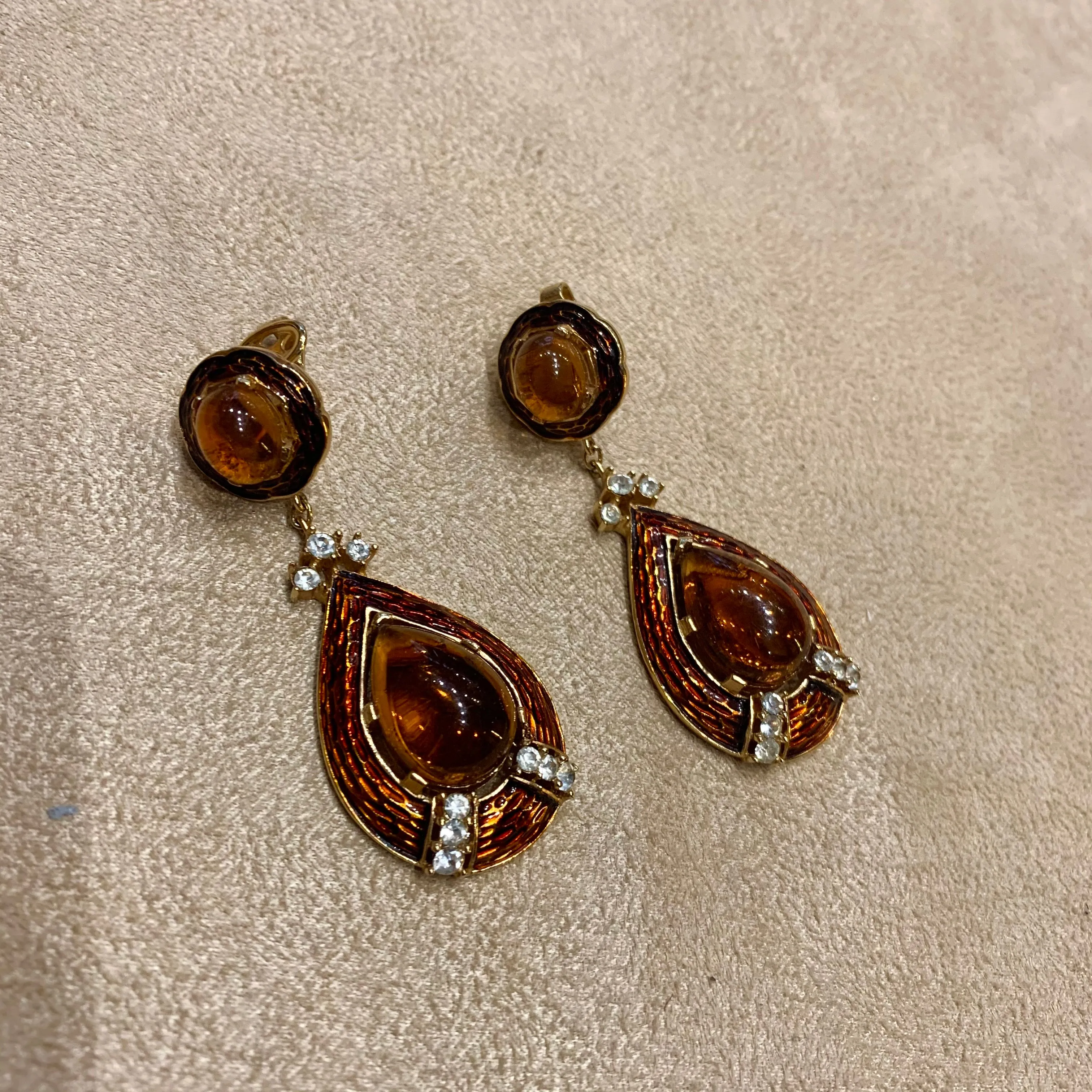 Trifari Brown drop earrings L’Orient Collection 1960s