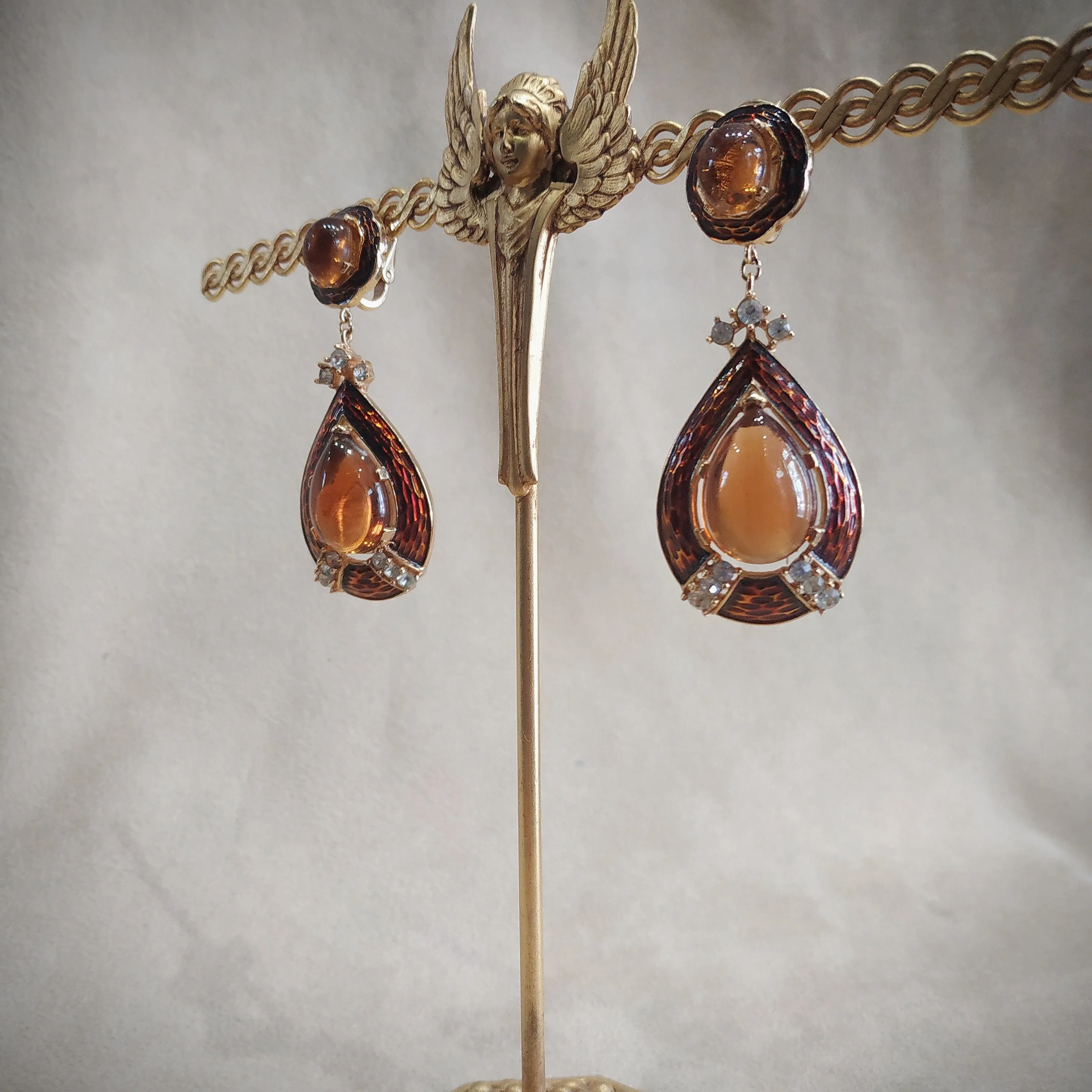 Trifari Brown drop earrings L’Orient Collection 1960s