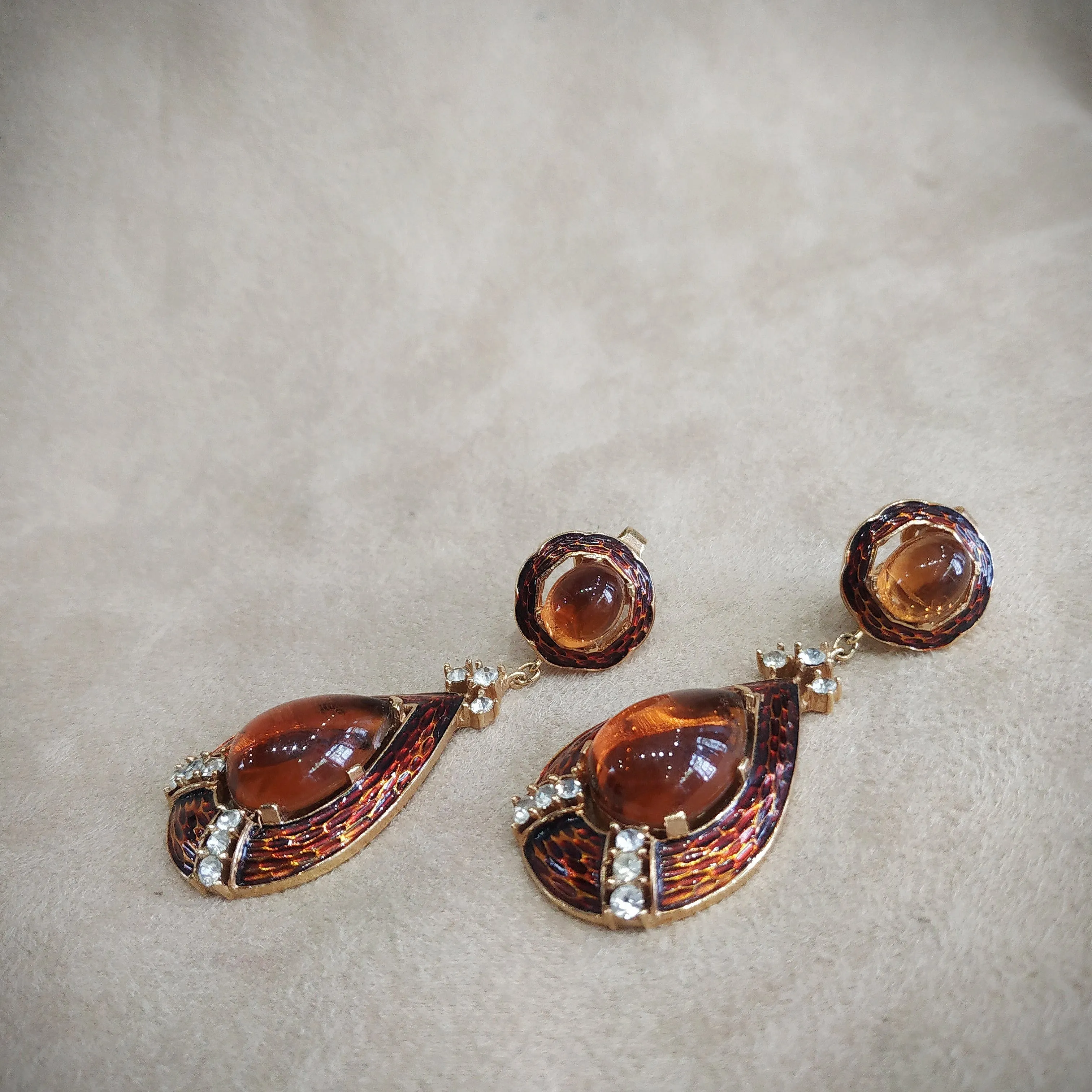 Trifari Brown drop earrings L’Orient Collection 1960s