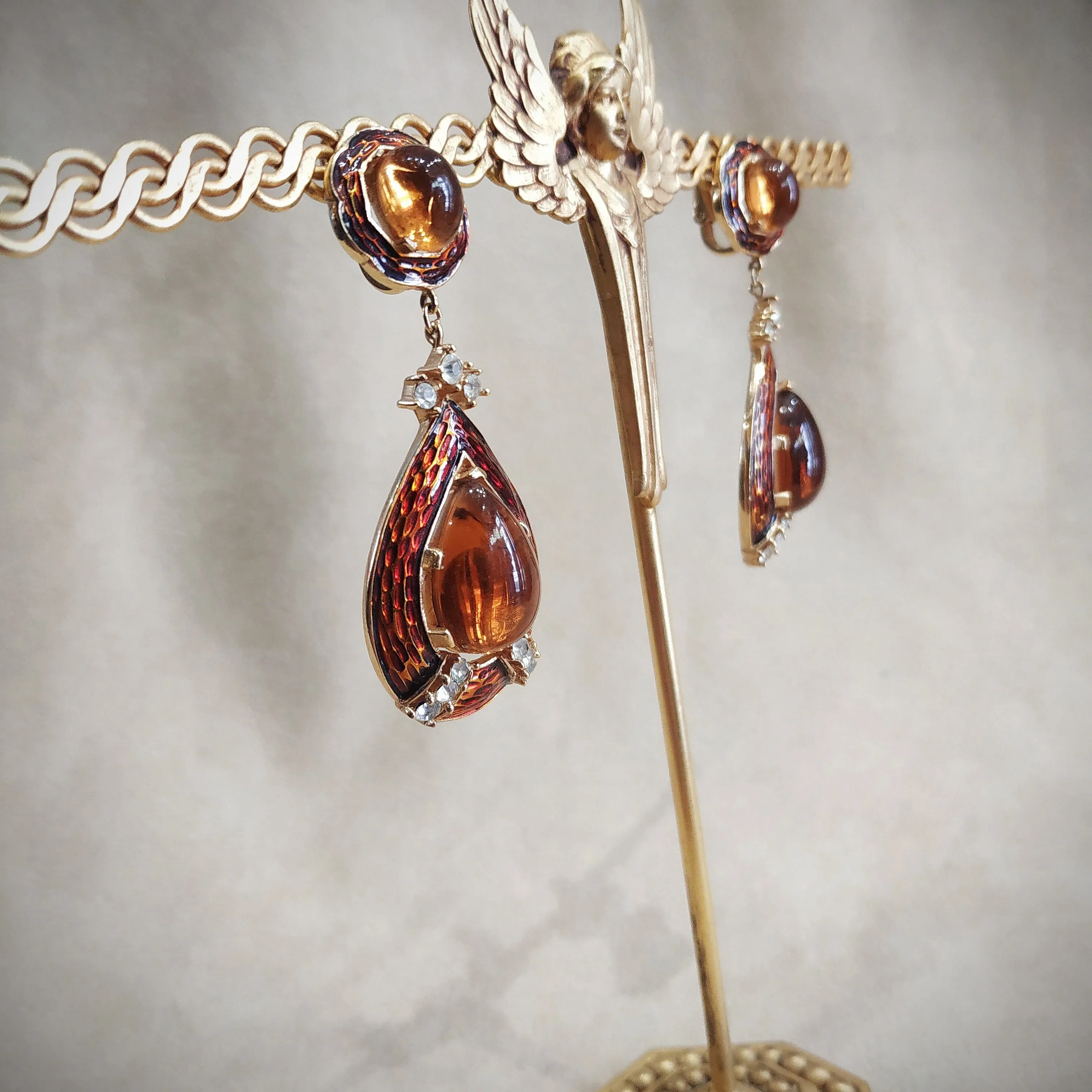 Trifari Brown drop earrings L’Orient Collection 1960s