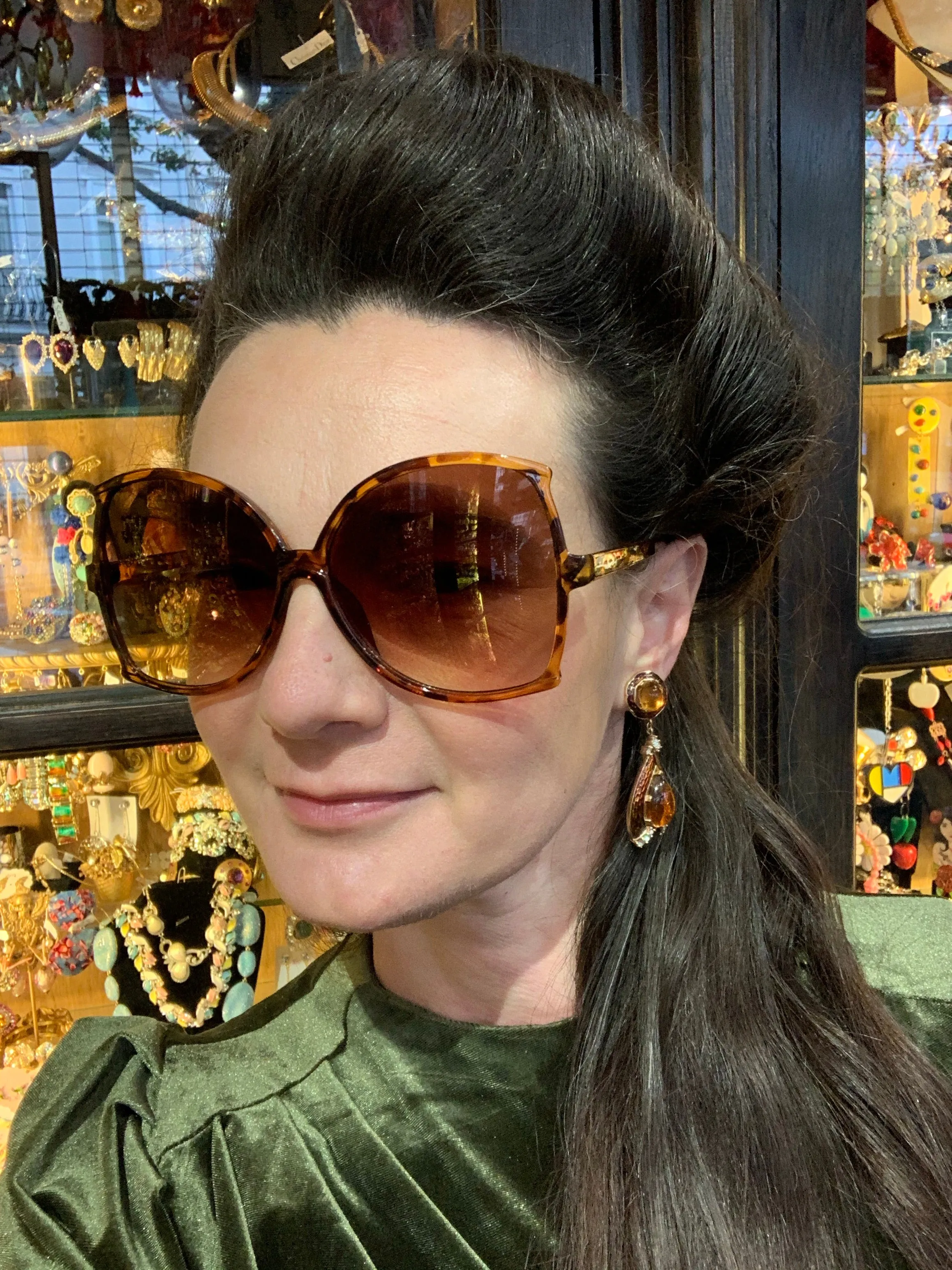 Trifari Brown drop earrings L’Orient Collection 1960s