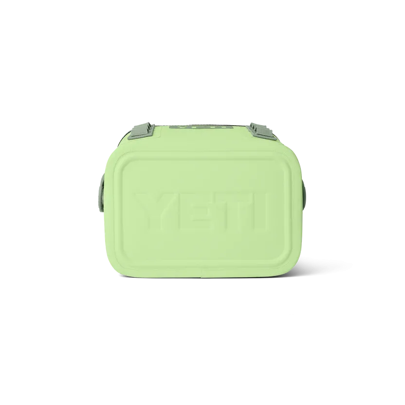 YETI Hopper Flip 8